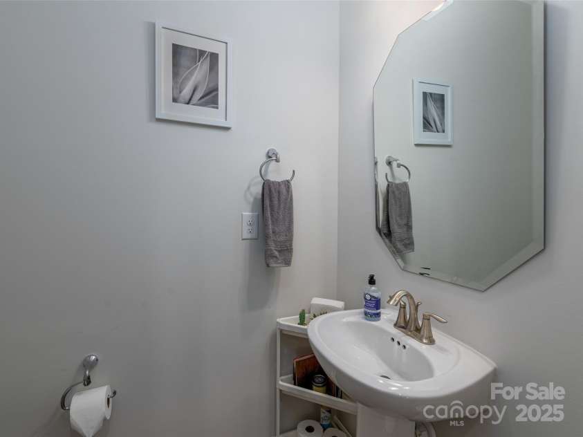 1342 Galloway Road, Charlotte, NC 28262.  MLS# CAR4214984, YatesRealty ID 9601. 