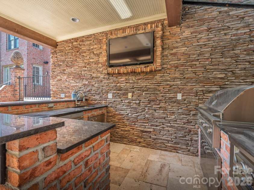 8208 Wingard Road, Waxhaw, NC 28173.  MLS# CAR4289721, YatesRealty ID 9601. Cabana kitchen