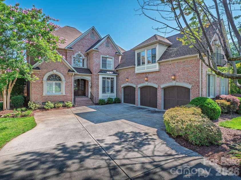 8208 Wingard Road, Waxhaw, NC 28173.  MLS# CAR4289721, YatesRealty ID 9601. Three car garge