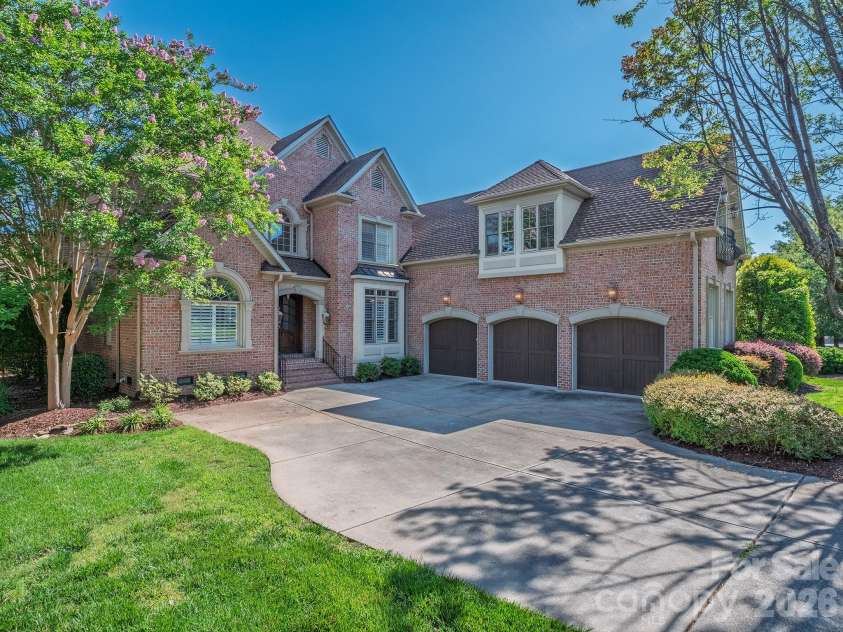 8208 Wingard Road, Waxhaw, NC 28173.  MLS# CAR4289721, YatesRealty ID 9601. Welcome Home!