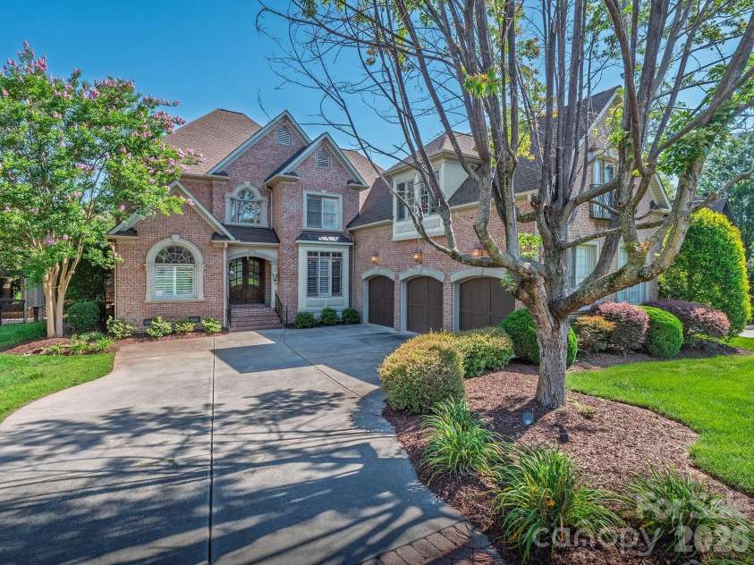 8208 Wingard Road, Waxhaw, NC 28173.  MLS# CAR4289721, YatesRealty ID 9601. Welcome Home!