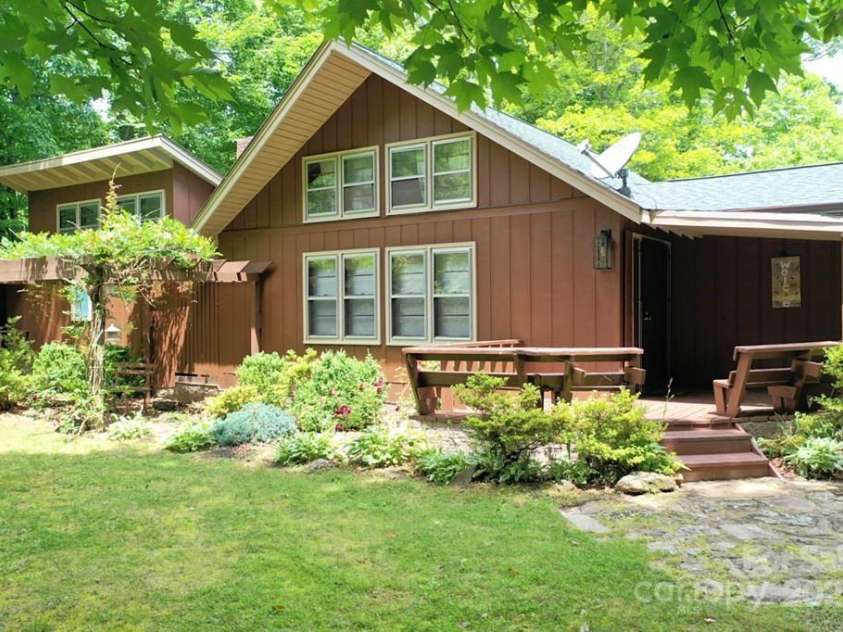 227 Cool Springs Road, Whittier, NC 28789.  MLS# CAR4280448, YatesRealty ID 9602. 