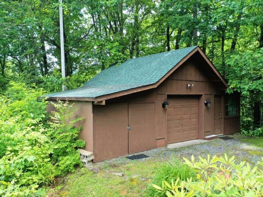 227 Cool Springs Road, Whittier, NC 28789.  MLS# CAR4280448, YatesRealty ID 9602. 