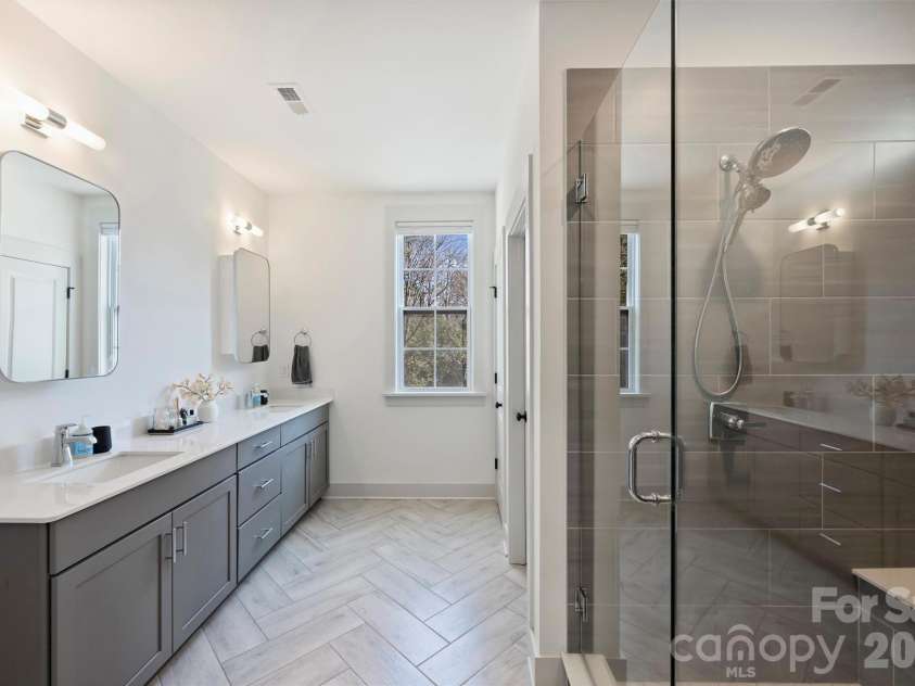 1414 Briar Creek Road, Charlotte, NC 28205.  MLS# CAR4350080, YatesRealty ID 9603. 
