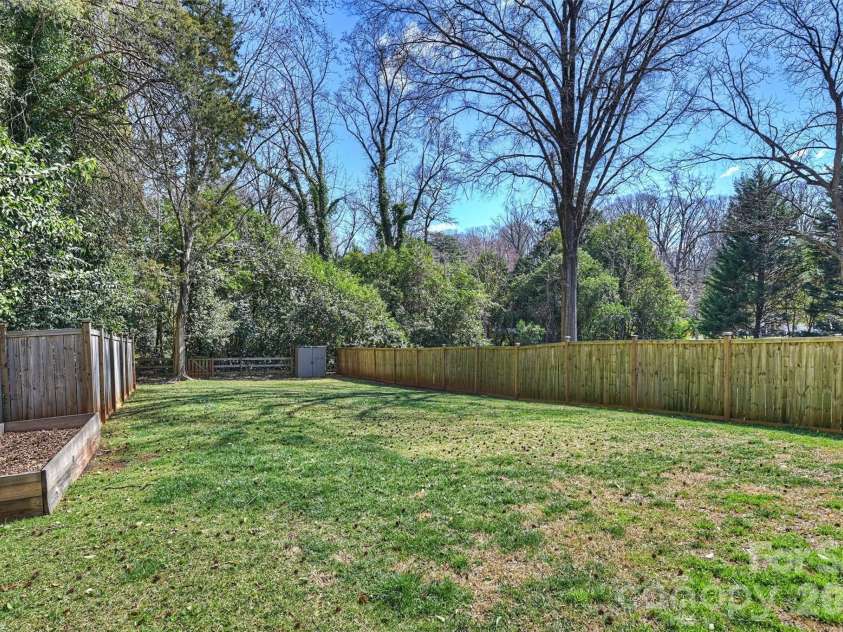 1414 Briar Creek Road, Charlotte, NC 28205.  MLS# CAR4350080, YatesRealty ID 9603. 