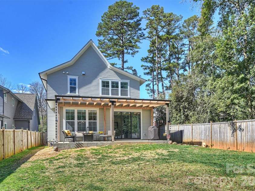 1414 Briar Creek Road, Charlotte, NC 28205.  MLS# CAR4350080, YatesRealty ID 9603. 