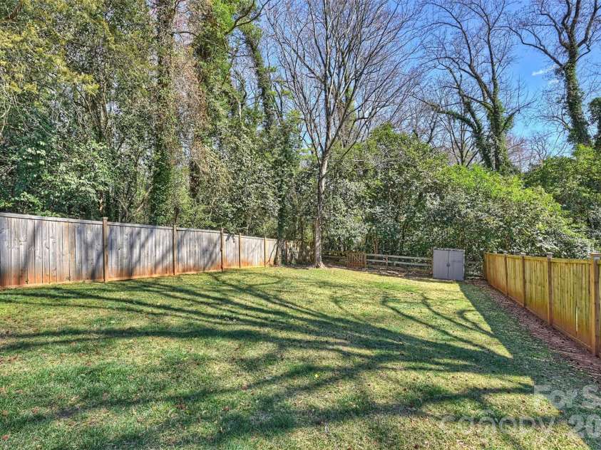 1414 Briar Creek Road, Charlotte, NC 28205.  MLS# CAR4350080, YatesRealty ID 9603. 