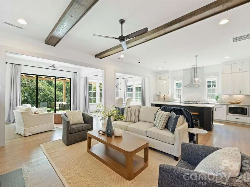 1414 Briar Creek Road, Charlotte, NC 28205.  MLS# CAR4350080, YatesRealty ID 9603. 