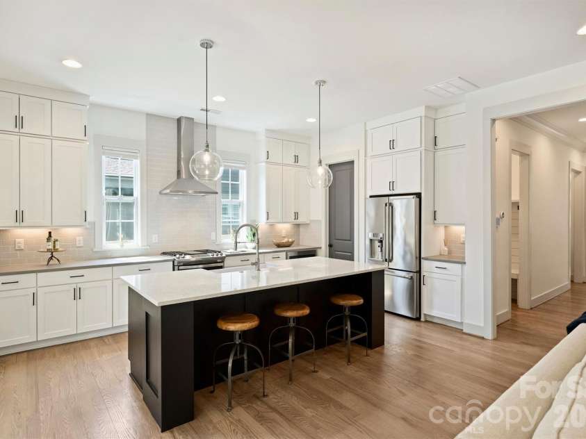 1414 Briar Creek Road, Charlotte, NC 28205.  MLS# CAR4350080, YatesRealty ID 9603. 