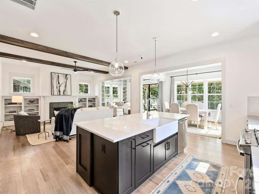 1414 Briar Creek Road, Charlotte, NC 28205.  MLS# CAR4350080, YatesRealty ID 9603. 