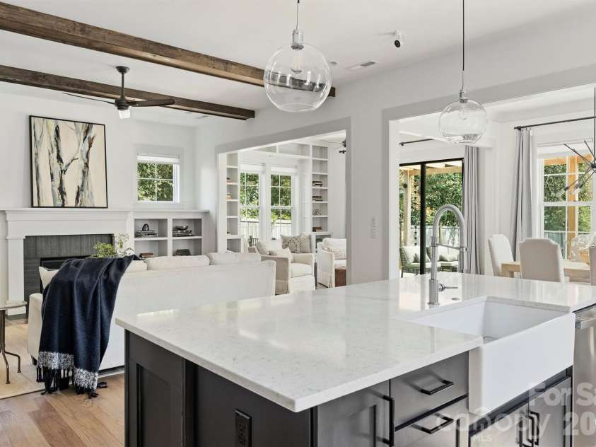 1414 Briar Creek Road, Charlotte, NC 28205.  MLS# CAR4350080, YatesRealty ID 9603. 