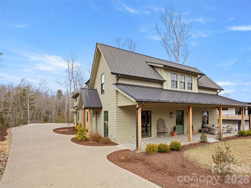 206 Kelmscott Lane, Asheville, NC 28803.  MLS# CAR4343948, YatesRealty ID 9604. Exposed aggregate driveway