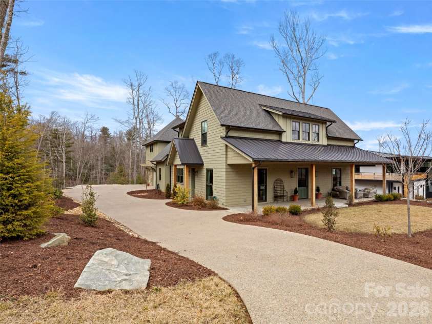 206 Kelmscott Lane, Asheville, NC 28803.  MLS# CAR4343948, YatesRealty ID 9604. Front corner site