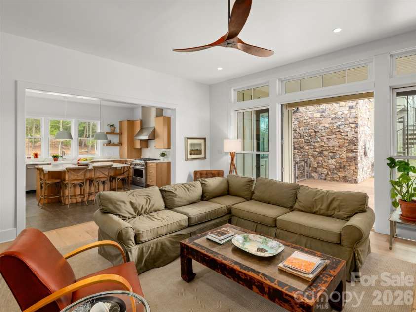 206 Kelmscott Lane, Asheville, NC 28803.  MLS# CAR4343948, YatesRealty ID 9604. Open to the kitchen