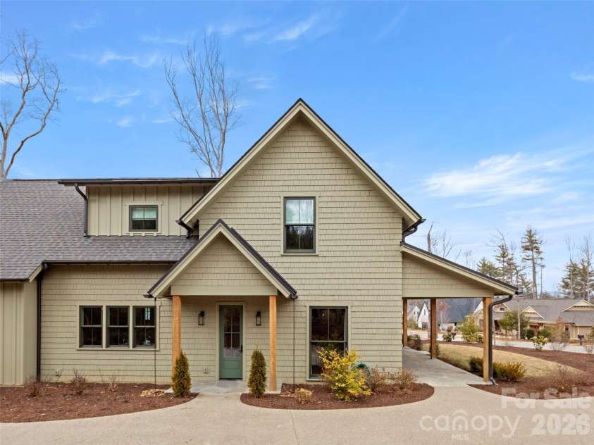 206 Kelmscott Lane, Asheville, NC 28803.  MLS# CAR4343948, YatesRealty ID 9604. Side entry
