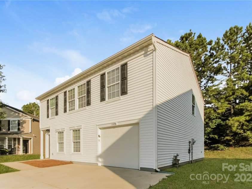 152 Oliver Street, York, SC 29745.  MLS# CAR4219799, YatesRealty ID 9605. 