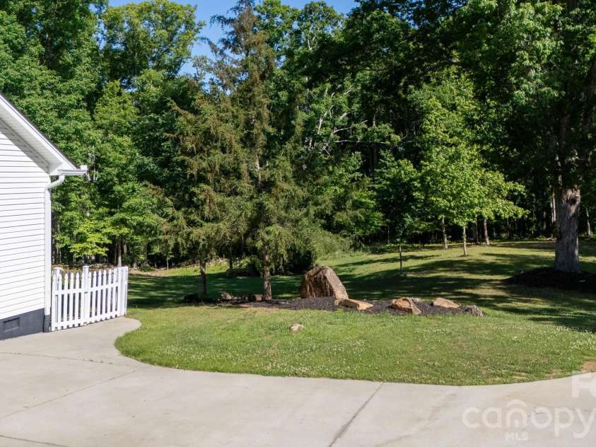 1108 King Road, York, SC 29745.  MLS# CAR4397252, YatesRealty ID 9607. 