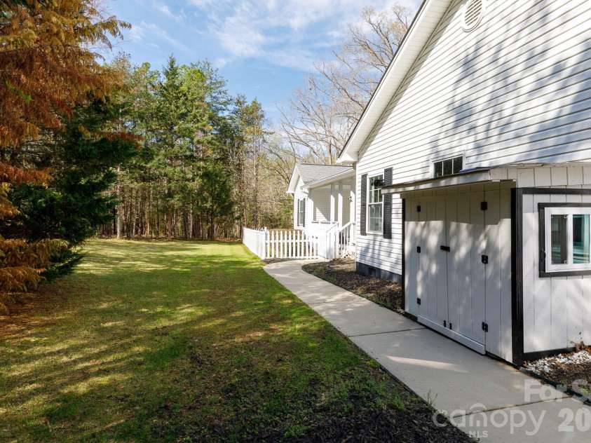 1108 King Road, York, SC 29745.  MLS# CAR4397252, YatesRealty ID 9607. 