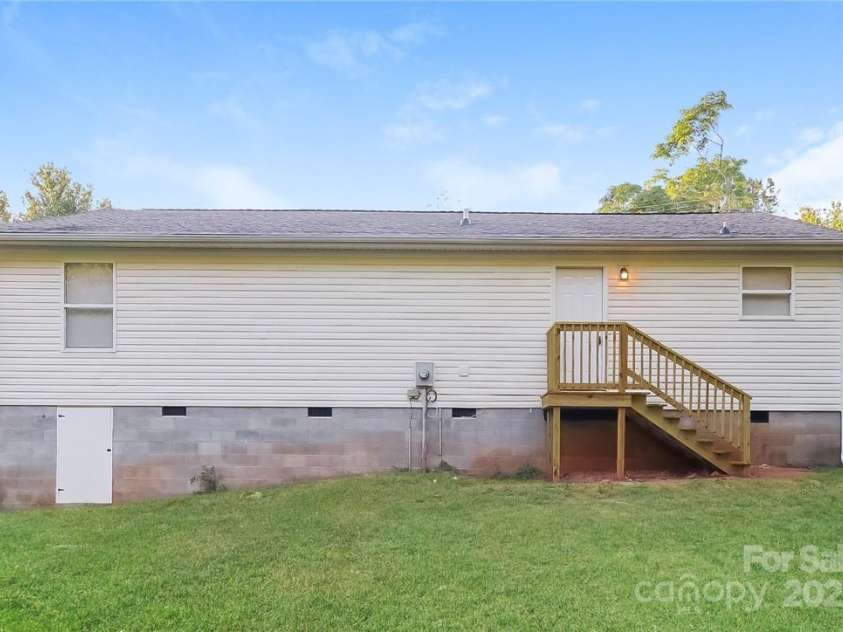 19 Church Street, York, SC 29745.  MLS# CAR4232657, YatesRealty ID 9607. 