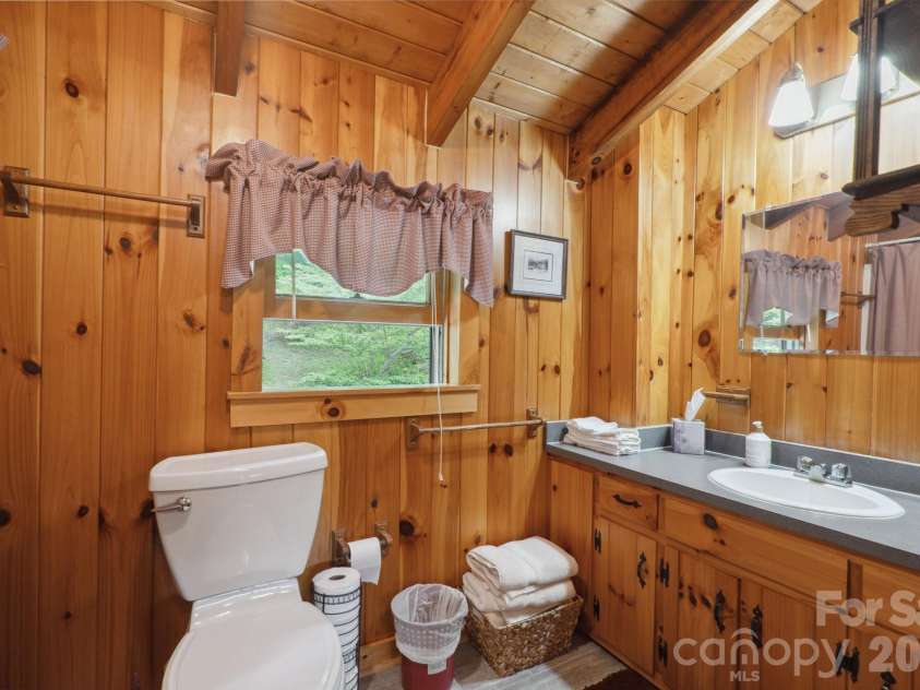 710 River Hills Road, Lansing, NC 28643.  MLS# CAR4267689, YatesRealty ID 9609. 