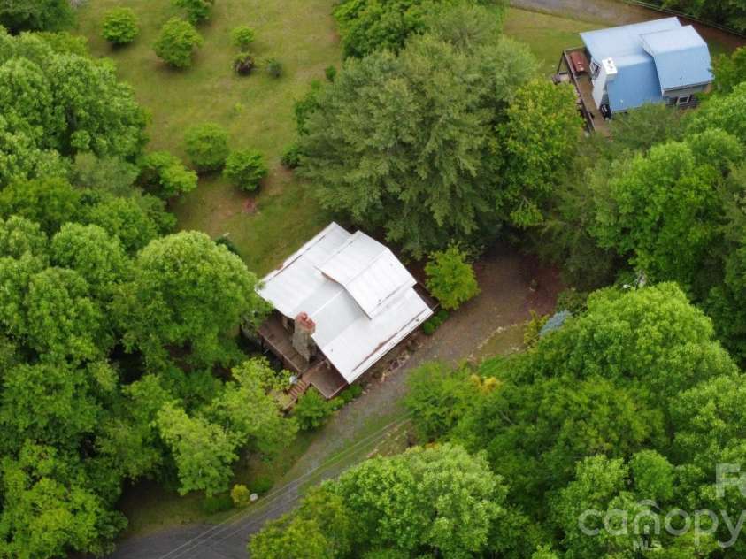 710 River Hills Road, Lansing, NC 28643.  MLS# CAR4267689, YatesRealty ID 9609. 
