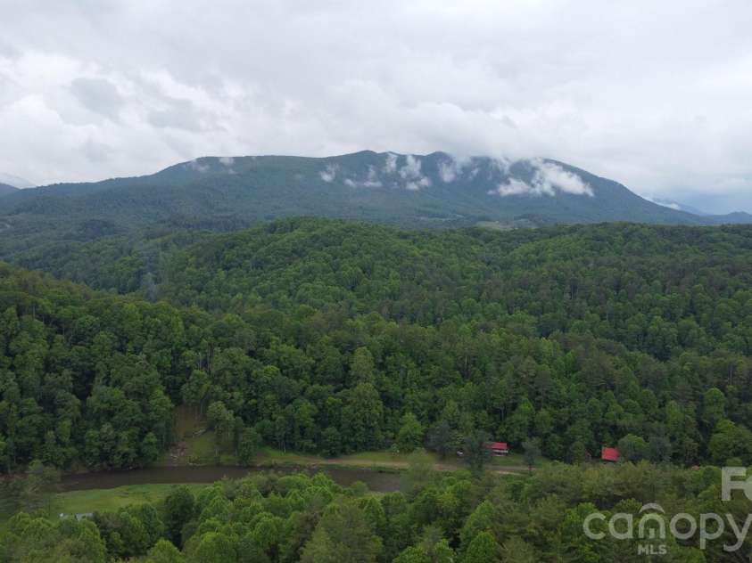 710 River Hills Road, Lansing, NC 28643.  MLS# CAR4267689, YatesRealty ID 9609. 