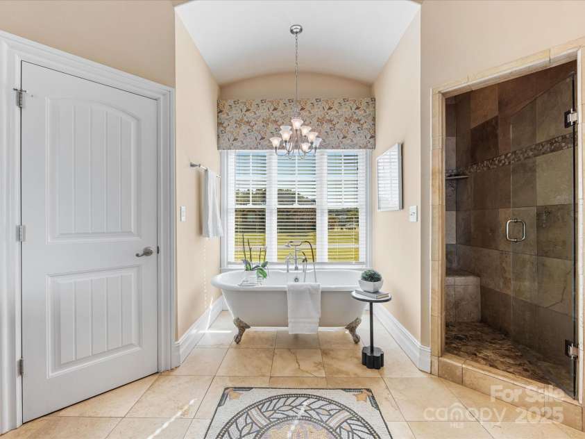 2820 Smith Field Drive, Monroe, NC 28110.  MLS# CAR4303716, YatesRealty ID 961. Primary Bath