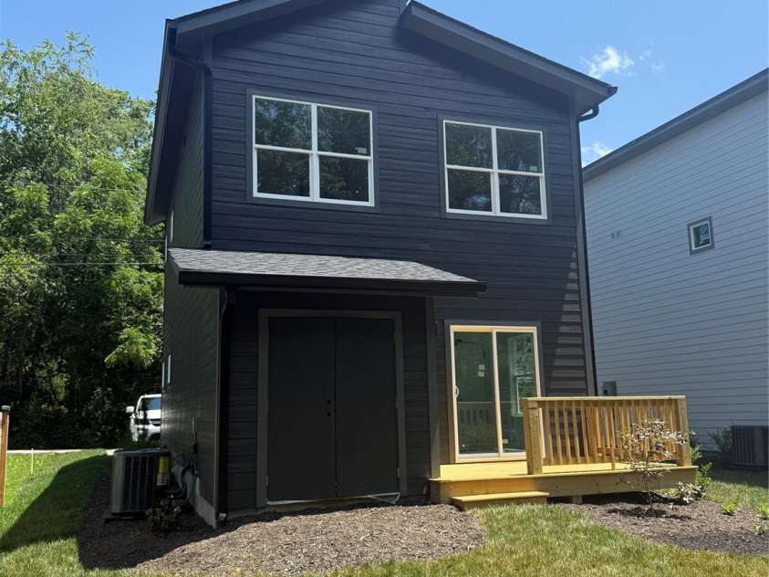 6 Cub Road, Asheville, NC 28806.  MLS# CAR4239054, YatesRealty ID 9610. Back Yard