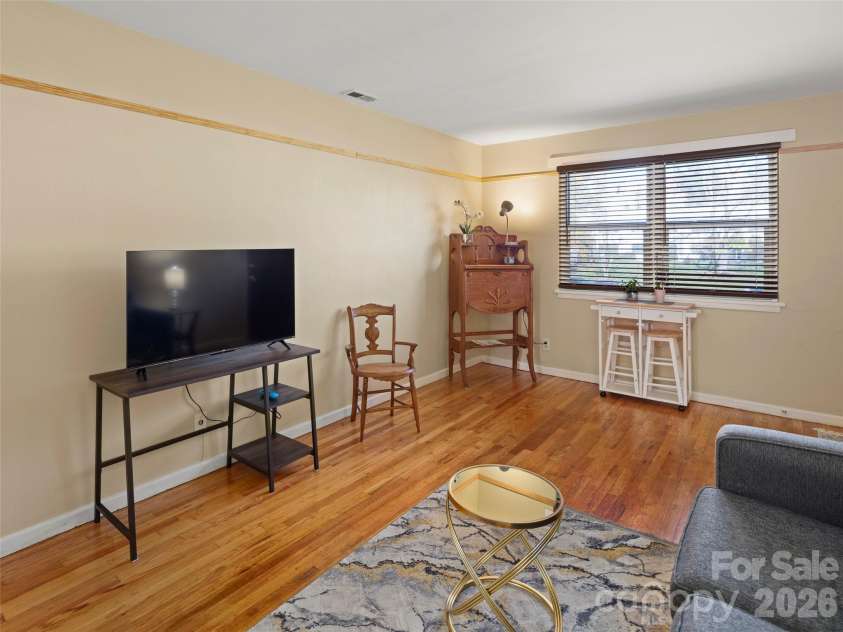 615 Biltmore Avenue, Asheville, NC 28803.  MLS# CAR4416820, YatesRealty ID 9610. 