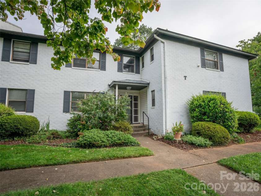 615 Biltmore Avenue, Asheville, NC 28803.  MLS# CAR4416820, YatesRealty ID 9610. 