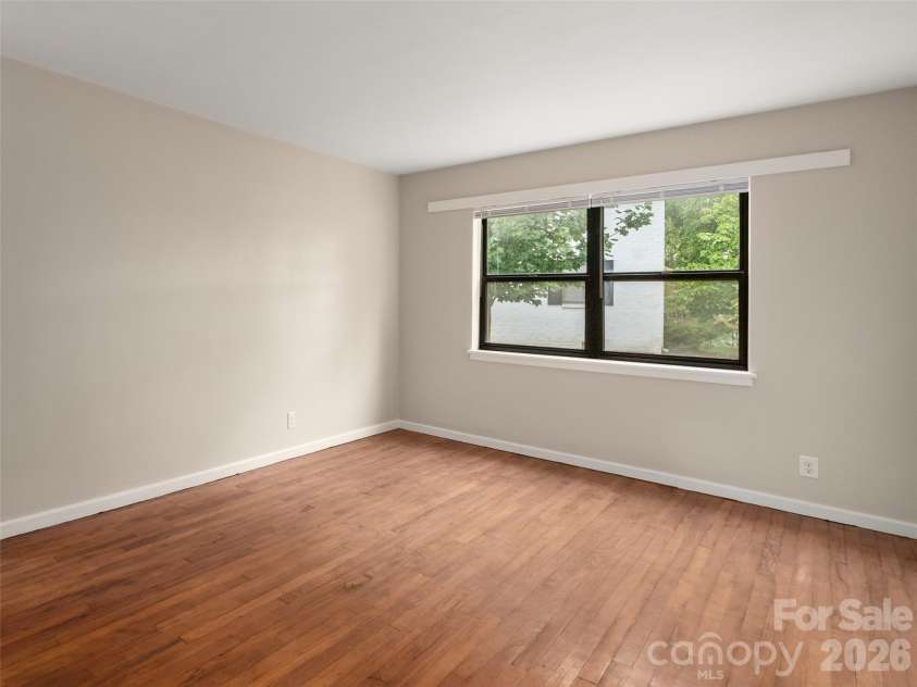615 Biltmore Avenue, Asheville, NC 28803.  MLS# CAR4416820, YatesRealty ID 9610. 