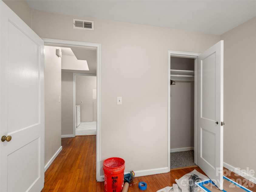 615 Biltmore Avenue, Asheville, NC 28803.  MLS# CAR4416820, YatesRealty ID 9610. 