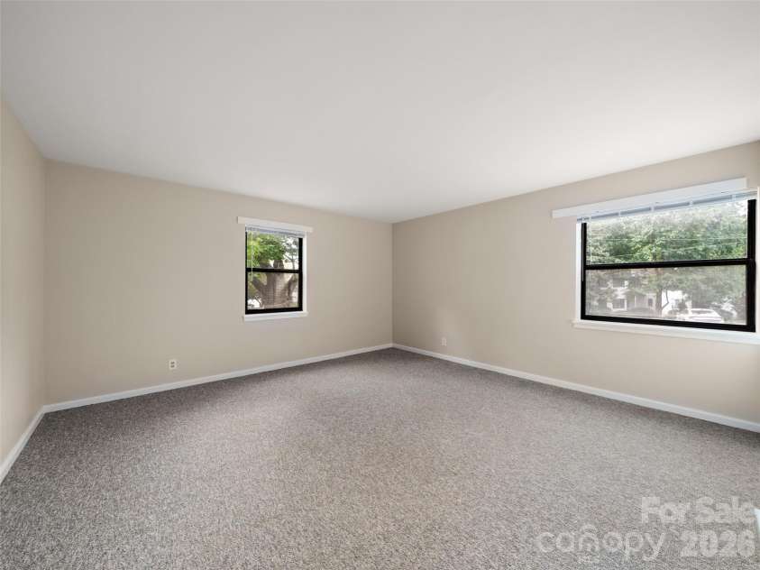 615 Biltmore Avenue, Asheville, NC 28803.  MLS# CAR4416820, YatesRealty ID 9610. 