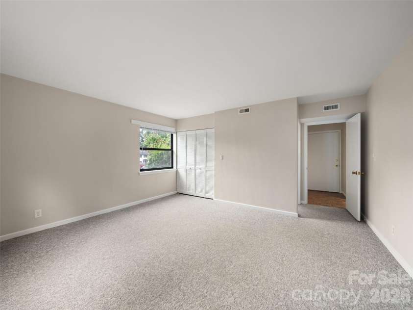 615 Biltmore Avenue, Asheville, NC 28803.  MLS# CAR4416820, YatesRealty ID 9610. 