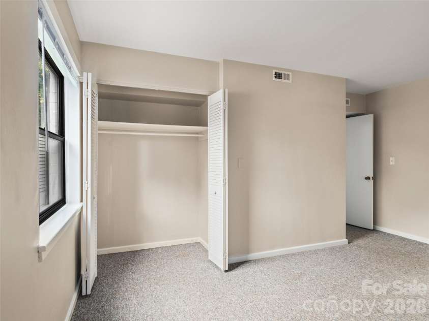 615 Biltmore Avenue, Asheville, NC 28803.  MLS# CAR4416820, YatesRealty ID 9610. 