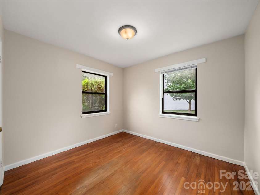 615 Biltmore Avenue, Asheville, NC 28803.  MLS# CAR4416820, YatesRealty ID 9610. 