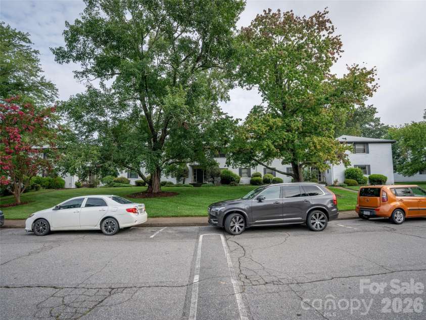 615 Biltmore Avenue, Asheville, NC 28803.  MLS# CAR4416820, YatesRealty ID 9610. 