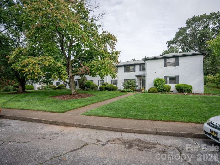 615 Biltmore Avenue, Asheville, NC 28803.  MLS# CAR4416820, YatesRealty ID 9610. 