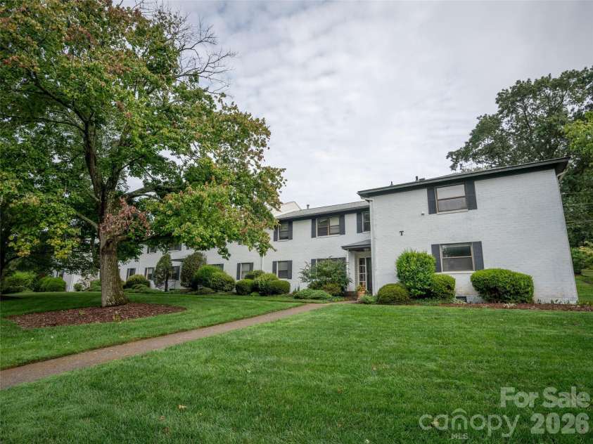 615 Biltmore Avenue, Asheville, NC 28803.  MLS# CAR4416820, YatesRealty ID 9610. 
