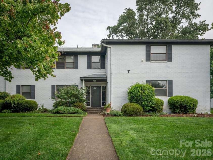 615 Biltmore Avenue, Asheville, NC 28803.  MLS# CAR4416820, YatesRealty ID 9610. 