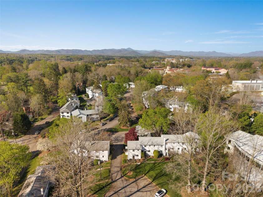 615 Biltmore Avenue, Asheville, NC 28803.  MLS# CAR4416820, YatesRealty ID 9610. 