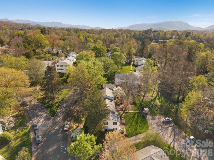 615 Biltmore Avenue, Asheville, NC 28803.  MLS# CAR4416820, YatesRealty ID 9610. 