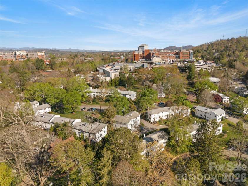 615 Biltmore Avenue, Asheville, NC 28803.  MLS# CAR4416820, YatesRealty ID 9610. 