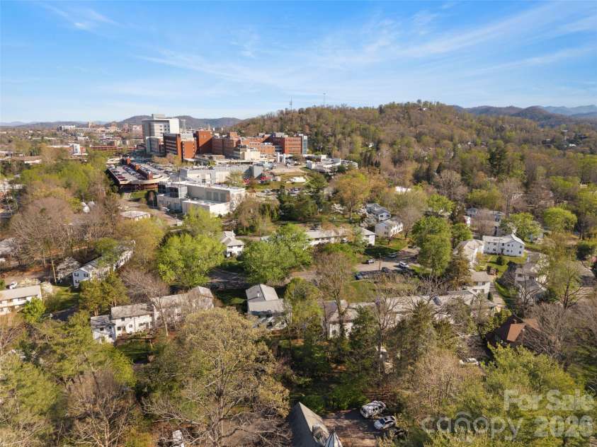 615 Biltmore Avenue, Asheville, NC 28803.  MLS# CAR4416820, YatesRealty ID 9610. 