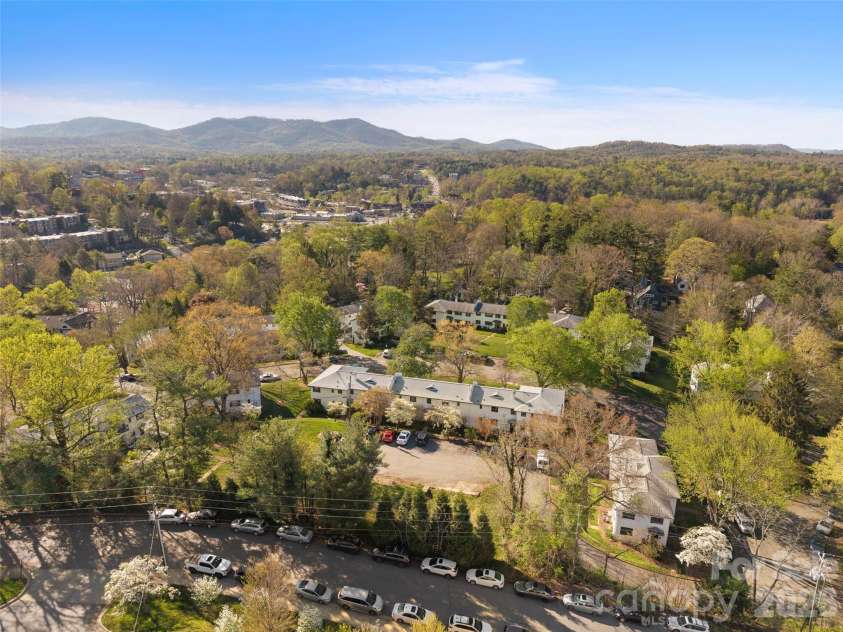 615 Biltmore Avenue, Asheville, NC 28803.  MLS# CAR4416820, YatesRealty ID 9610. 