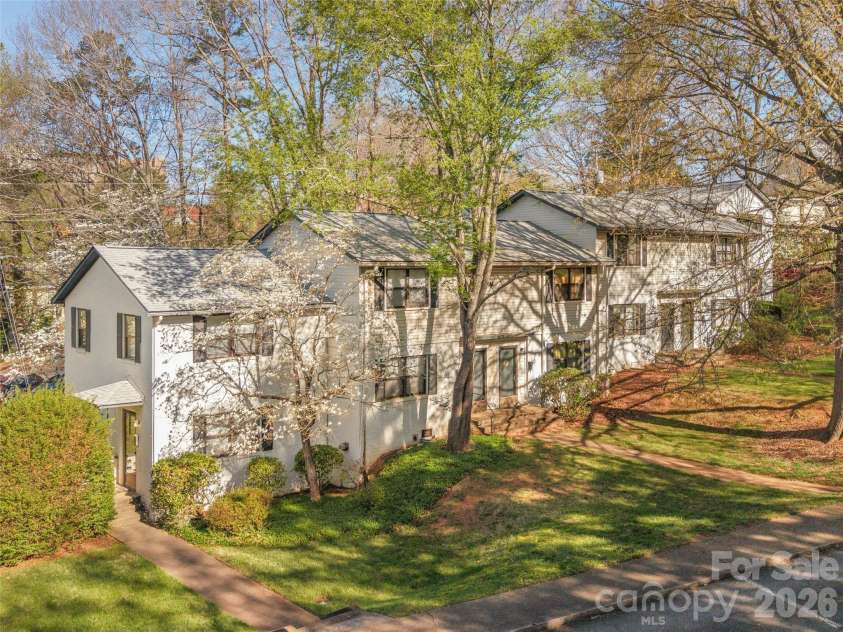615 Biltmore Avenue, Asheville, NC 28803.  MLS# CAR4416820, YatesRealty ID 9610. 
