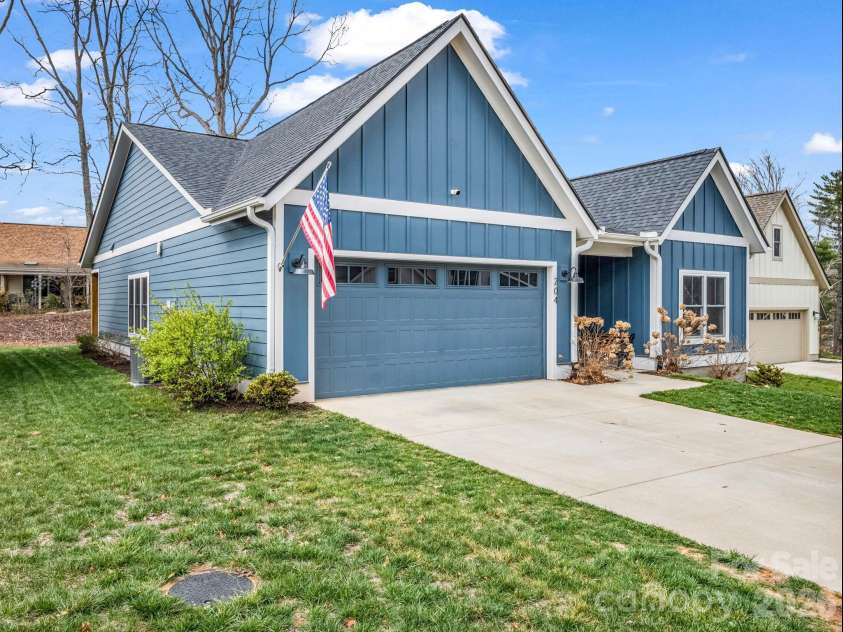 204 Weybridge Drive, Arden, NC 28704.  MLS# CAR4361076, YatesRealty ID 9611. 