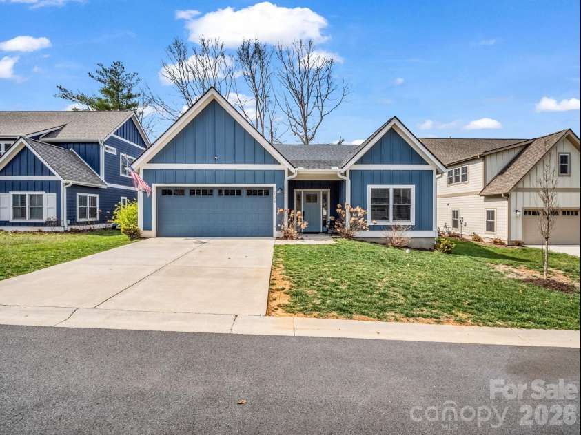 204 Weybridge Drive, Arden, NC 28704.  MLS# CAR4361076, YatesRealty ID 9611. 
