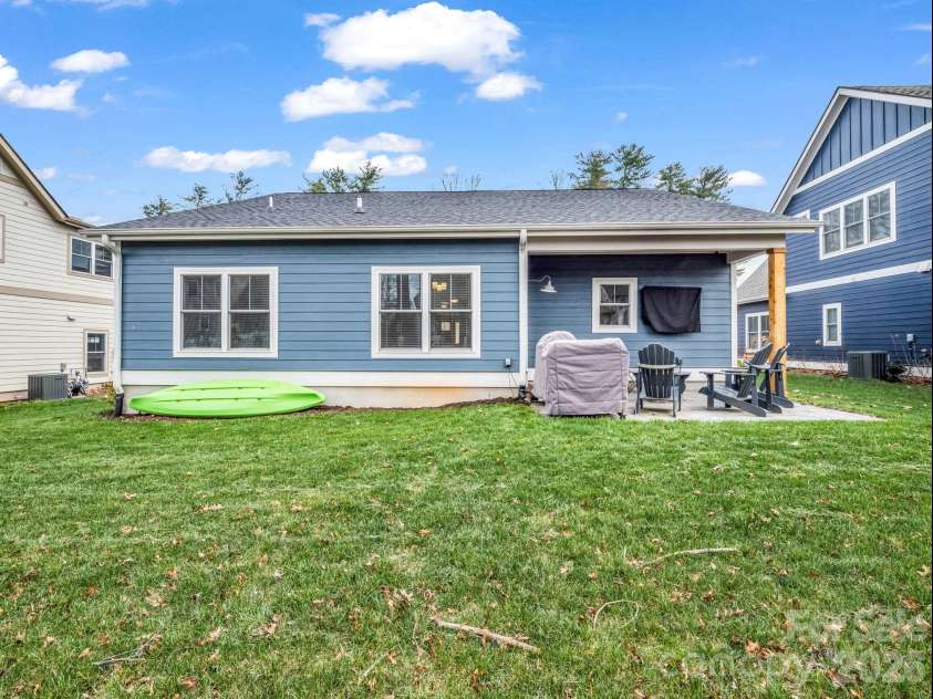 204 Weybridge Drive, Arden, NC 28704.  MLS# CAR4361076, YatesRealty ID 9611. 