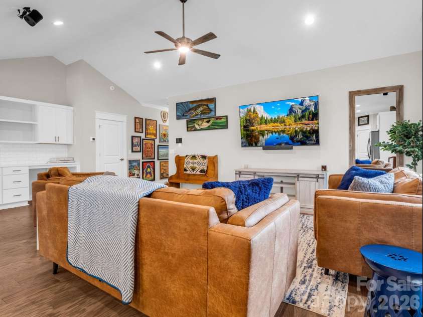 204 Weybridge Drive, Arden, NC 28704.  MLS# CAR4361076, YatesRealty ID 9611. 